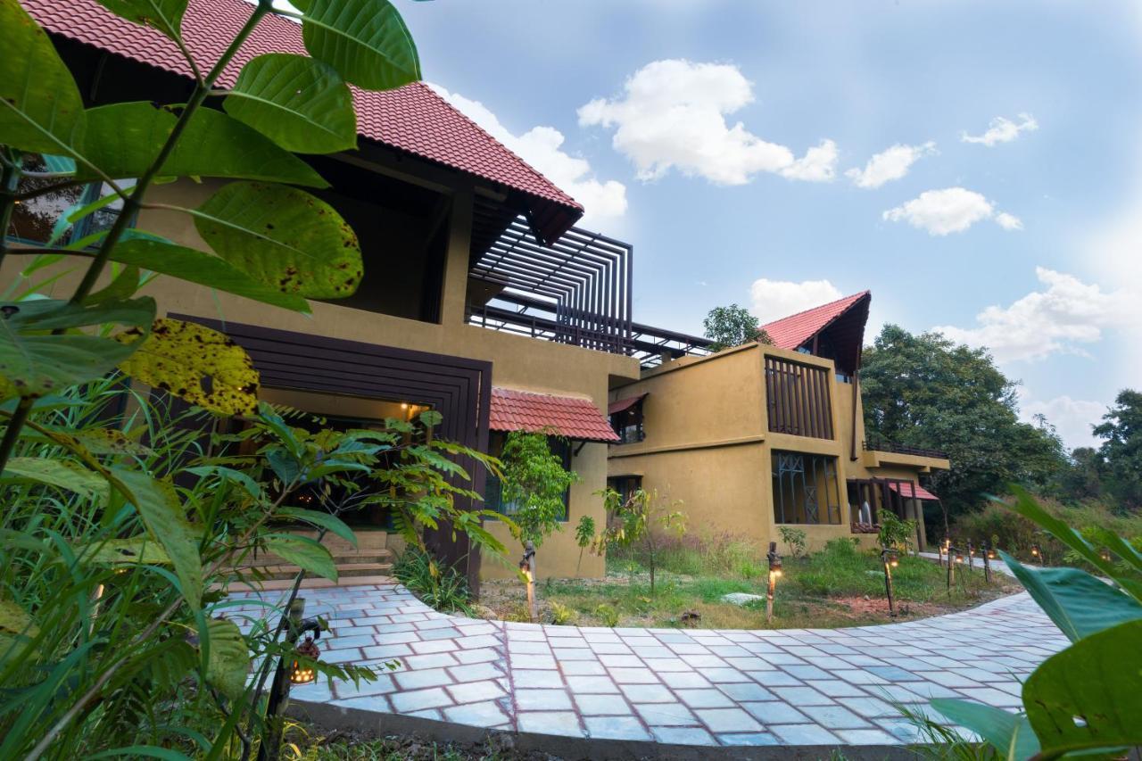 Vannraj Resort And Spa Khawāsa Exterior foto